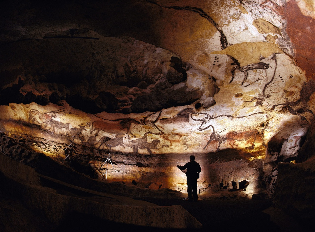 Interior de la cueva de Lascaux - Arte rupestre - Flickr: Bayes Ahmed. Interior de la cueva de Lascaux - Arte rupestre - Flickr: Bayes Ahmed.
