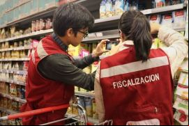 Optimizar los mecanismos de defensa al consumidor, contemplaría soluciones eficaces y expeditivas entre consumidores y proveedores, como lo hizo el DL 1308. / Andina.