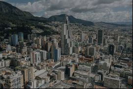 Expertos prevén que Colombia experimentará este año un menor crecimiento./ Unsplash - Radom Institute.