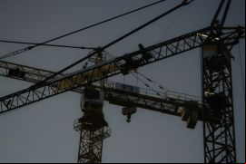 El nivel de inversión para el desarrollo de infraestructura pública en Argentina ha sido muy bajo en las últimas décadas, comparado con otros países de América Latina./ Unsplash - Jonás Agustín.