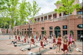 BORN Living Yoga fue fundada en Madrid en 2017 por Álvaro Puig y su madre Arianne Puig./ Tomada del sitio web de la empresa.