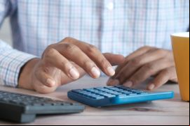 En Brasil, con más de 70 millones de personas no bancarizadas o sub-bancarizadas, existe una demanda latente de soluciones crediticias más inclusivas y accesibles./ Unsplash - Owfiqu Barbhuiya JhevWHCbVyw.