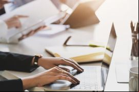 Todas las empresas continúan operando bajo su propia marca / Canva
