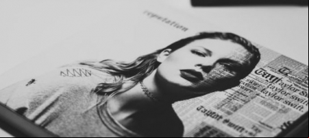 La cantante encontró una solución legal y unilateral para tener en su poder todos los derechos de Propiedad Intelectual de sus canciones: regrabar sus temas antiguos. / Unsplash, Raphael Lovaski.