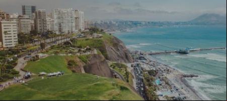 La economía peruana cerró el 2023 con una caída de 0,55 %./ Foto Unsplash - Creators Brand.