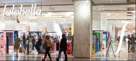 Falabella opera en Chile, Perú, Colombia, Argentina, Brasil, Uruguay y México tiendas por departamento, de mejoras para el hogar y supermercados./ Tomada del sitio web de la empresa.
